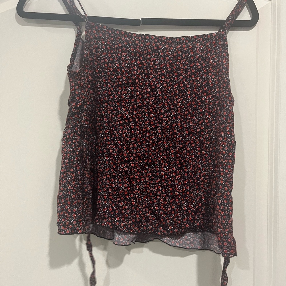 Floral Button Tank - Picture 3 of 4